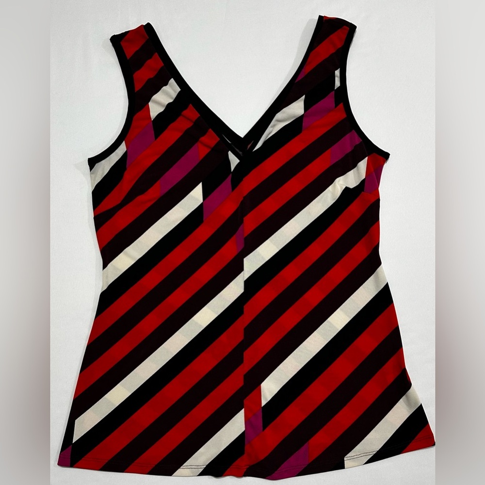 Boston Proper chevron-style geometric pattern top
Size: medium